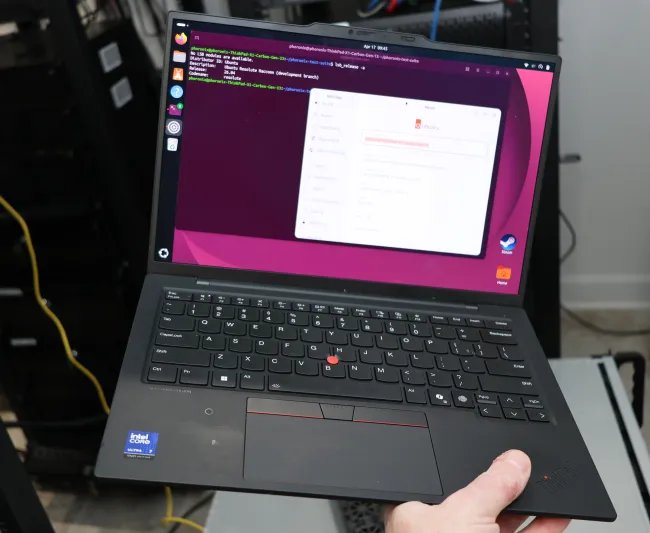 Lenovo ThinkPad X1 Carbon G13 with Intel Core Ultra 7 258V