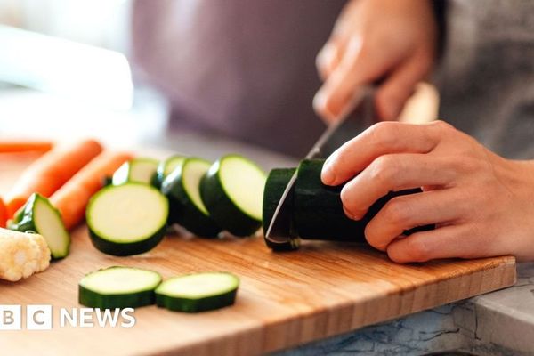 Intermittent Fasting: New Review Questions Popular Weight Loss Method