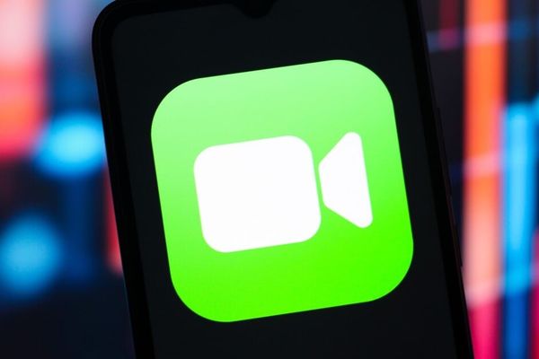 iOS 26’s “Sensitive Content” Pause Raises Privacy Questions and Usability Concerns