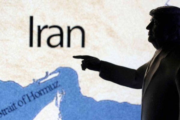 Iran to Reopen Hormuz Strait 30 Days After U.S. Deal to End Hostilities, Sources Say