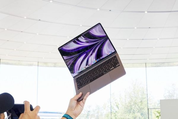 It's time for Apple to let go of 60Hz displays