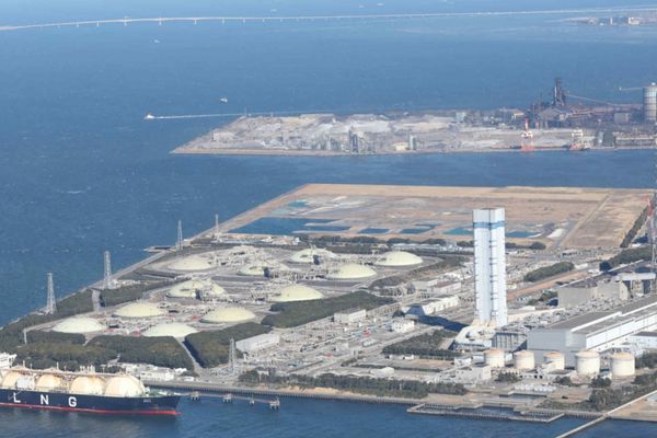 Japan's First LNG Shipment via Hormuz Since Iran Conflict Offers Symbolic Relief Amid Energy Crisis