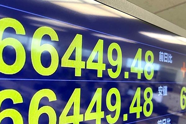 Japanese and South Korean Stock Markets Hit Record Highs on Iran Deal Hopes