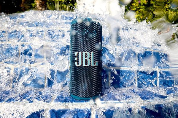 JBL Grip Speaker Debuts: Bridging the Gap Between Portability and Premium Audio