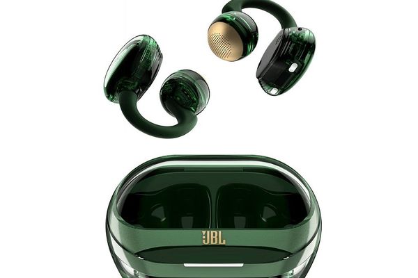 JBL rolls out Emerald Green special‑edition Soundgear Clips in China