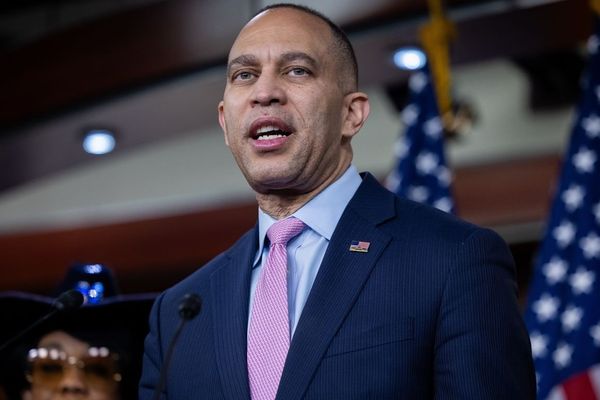 Jeffries' Impeachment Threat: Noem's Fate Could Hinge on Trump's Next Move