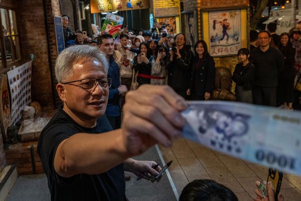 Nvidia CEO Jensen Huang Set to Receive $4 Million Bonus Amid $164 Billion Net Worth