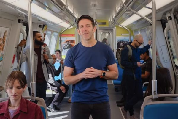 Apple Could Adopt Microsoft's Voluntary Buyout Strategy to Address Senior Employee Stagnation