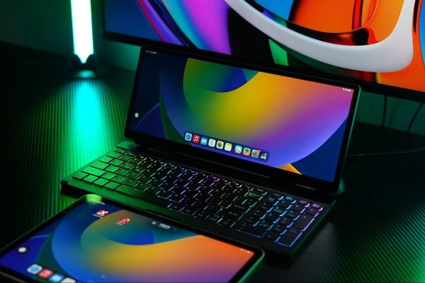 KeyGo Gen 2: A Keyboard with a 13-inch 4K Ultrawide Touchscreen Display