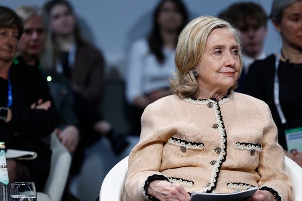 Leaked Photo Briefly Derails Hillary Clinton Deposition