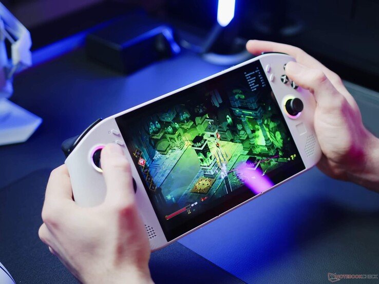 This specific SKU of the Legion Go S sports 32 GB LPDDR5X RAM and 1 TB storage.