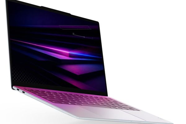 Lenovo Slim 7i Aura Edition: A More Affordable Panther Lake Laptop