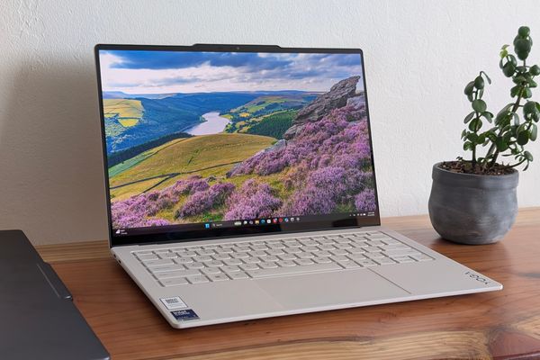 Lenovo Yoga Slim 7 Ultra 14 Aura: Lighter Competitor to Dell XPS 14 with Trade-offs