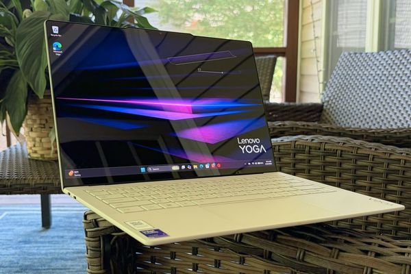Lenovo Unveils 2026 Yoga Slim 7i Aura Edition with Intel's Panther Lake Processors