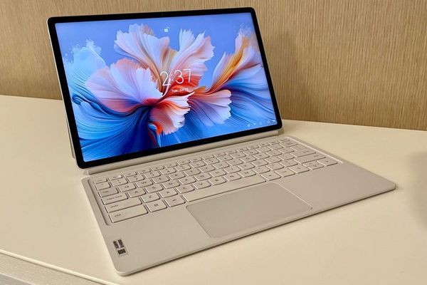 Lenovo Yoga Tab Plus: The Midrange Contender Challenging Premium Tablet Dominance