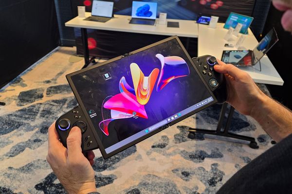 Lenovo's Legion Go Fold Concept Transforms Gaming Handhelds with Expandable POLED Display