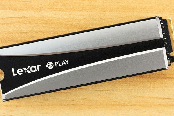 Lexar Play SE 4TB SSD Review: The Oddball of the Bunch