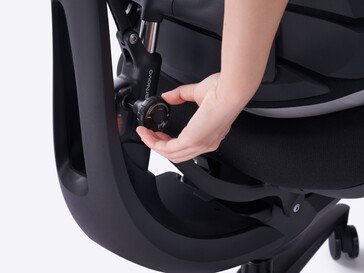 Manual adjustment for the LiberNovo Omni SE.