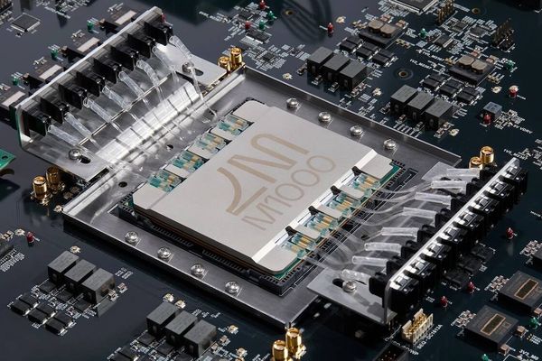 Lightmatter's new photonics tech promises to slash datacenter fiber costs by half