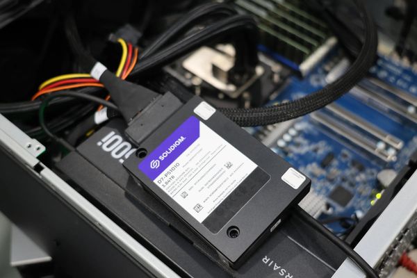 Linux 6.12 Through 7.0 File-System Benchmarks: EXT4 vs XFS Performance Evolution