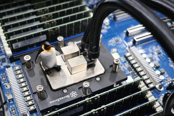 Linux 7.0 Delivers Major PostgreSQL Performance Boost on AMD EPYC Turin