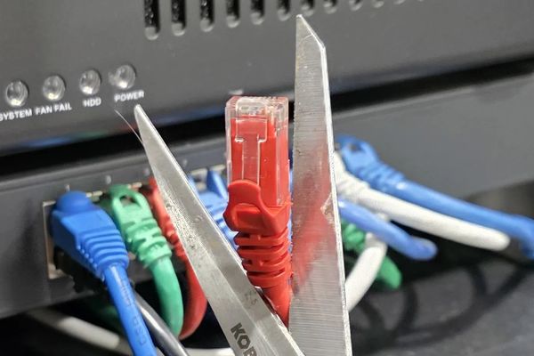 Linux May Drop Old Network Drivers Now That AI-Driven Bug Reports Are Causing A Burden