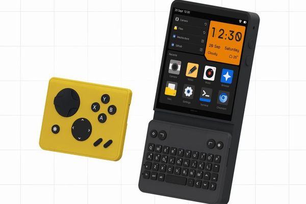 Mecha Comet Modular Linux Handheld Launches on Kickstarter