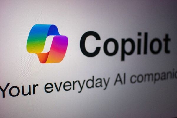 Microsoft adds ribbon‑only option for Copilot’s floating button after user backlash