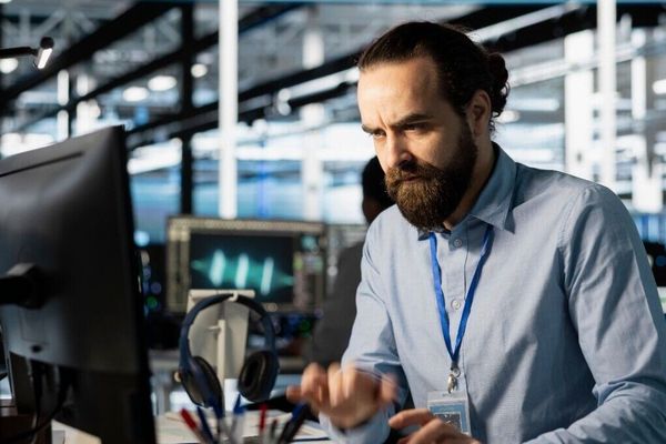 Microsoft’s May 2026 Update Triggers Domain‑Controller Failures on 15‑Character Hostnames