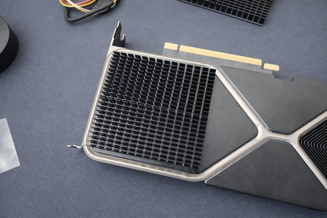 Modded 20GB Nvidia GeForce RTX 3080 TI sample with added heatsink