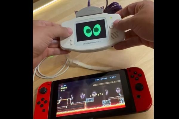 Modder Turns Classic Game Boy Advance into Nintendo Switch Controller Using Link Cable