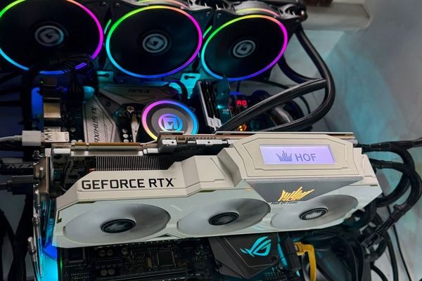 Modder Unlocks TU102's Full Potential: RTX 2080 Ti HoF Becomes 900W Titan RTX Hybrid