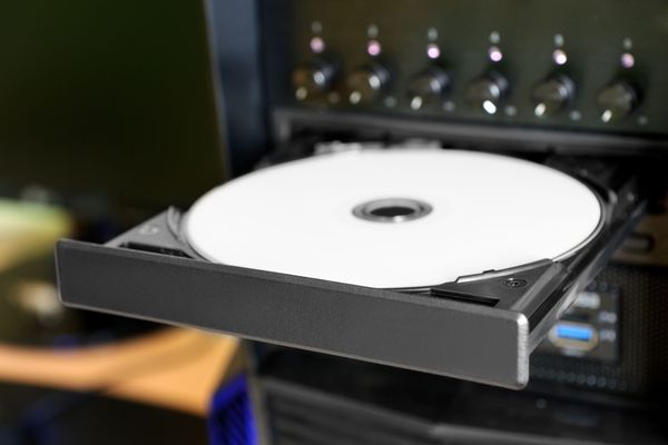 OmniDrive Firmware Turns Modern Blu‑Ray Drives into Retro Game Rippers