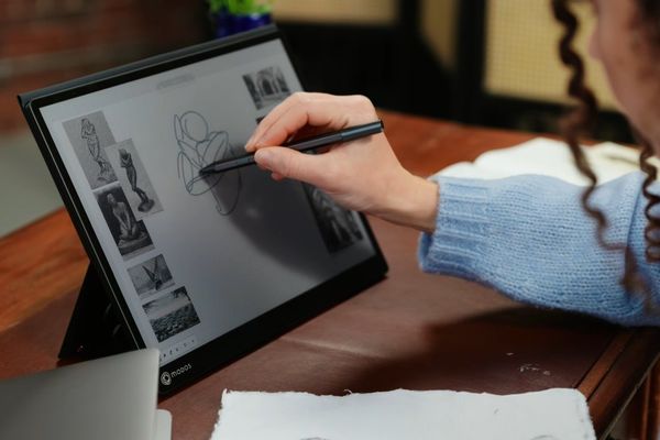 Modos Flow 13.3‑inch E Ink Touchscreen Monitor Lands on Crowd Supply – What Mobile Developers Need to Know