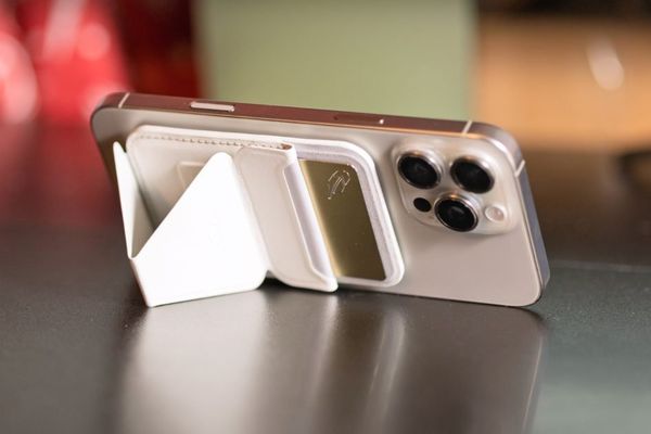 MOFT Releases Find My-Enabled MagSafe Wallet After Extended Development Cycle