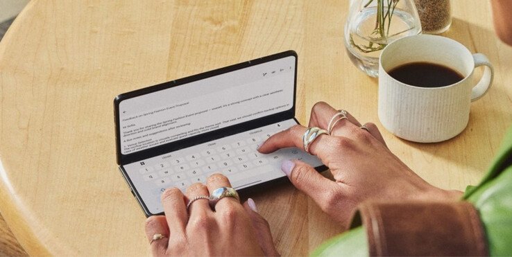 Motorola confirms pricing for new ultra-premium foldable - NotebookCheck.net News