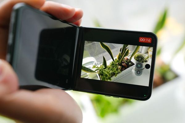 Motorola's Razr Ultra Deal: Free Smartwatch and 43% Savings Signal Aggressive Foldable Push