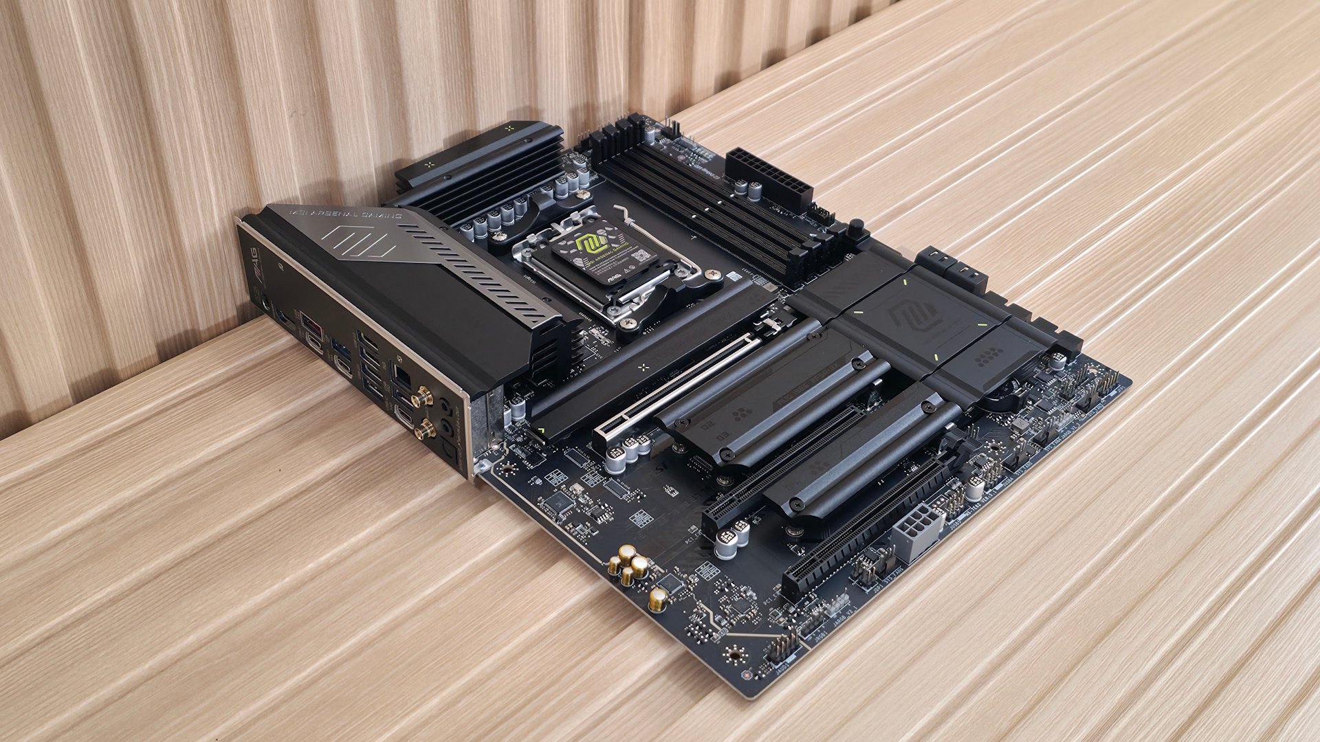 MSI MAG B850 Tomahawk Max Wifi II - board pictures