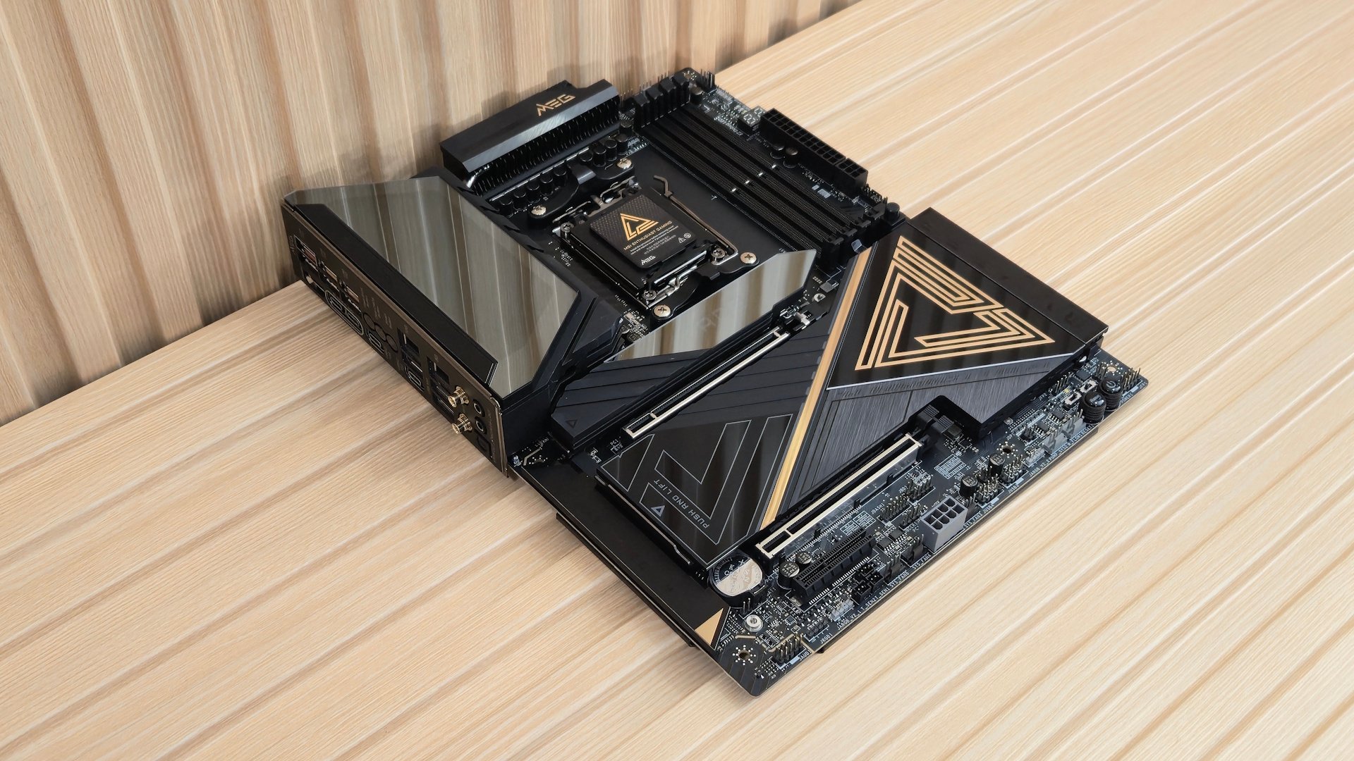 MSI MEG X870E Ace Max - Board images