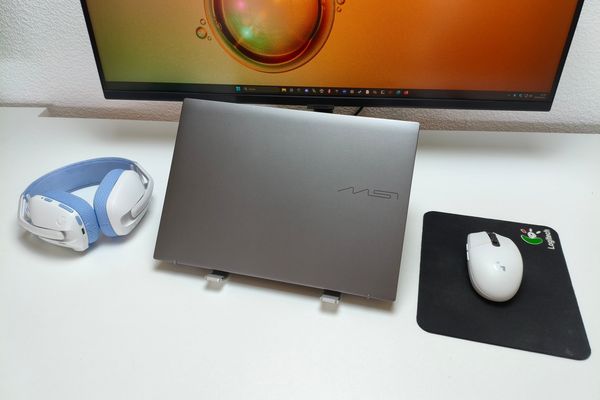 MSI Prestige 13 AI+ Review: Proof That a 900-Gram Ultralight Can Still Pack Real Power