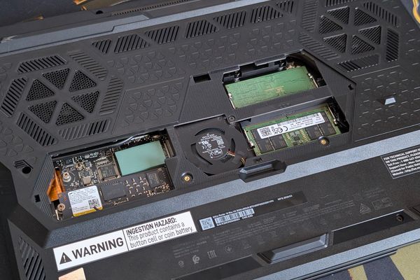 MSI Raider 16 Max HX: The Subpanel Upgrade Trick That Should Be Standard