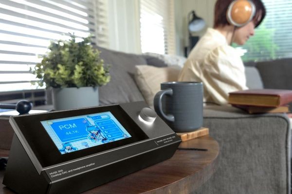 Muse 300: First Desktop DAC/Headphone Amp with a Dedicated OS