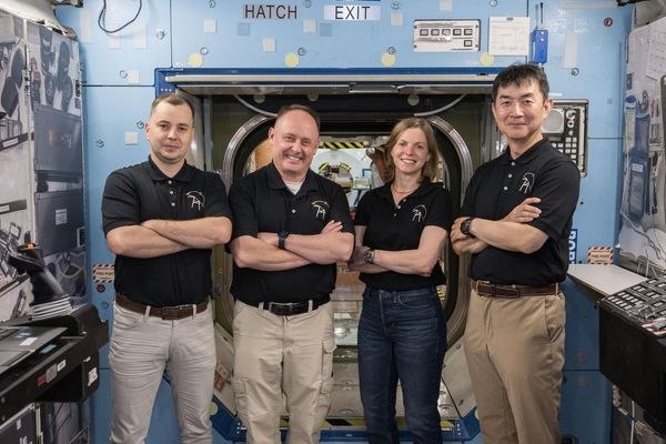 NASA Postpones Spacewalk, Considers Early ISS Crew Return After Medical Incident