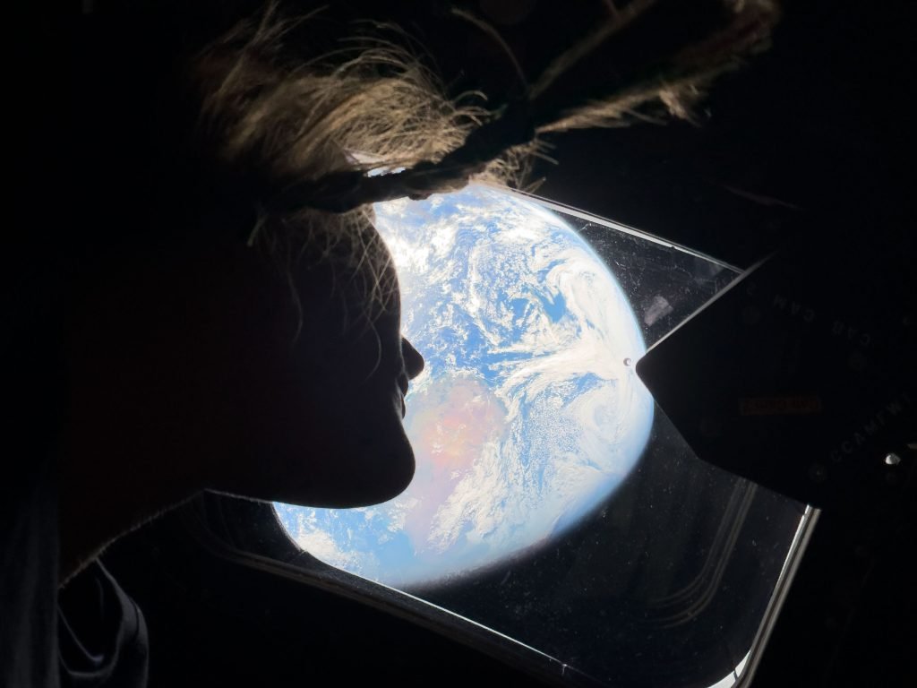 NASA astronauts on the way to the Moon capture Earth using iPhone 17 Pro Max - 9to5Mac