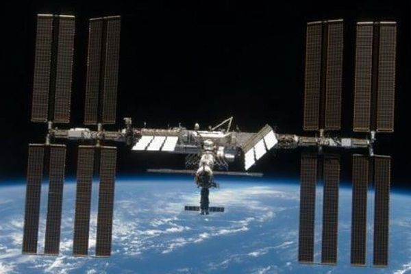 NASA rejects Russian plan to cut into leaky ISS segment