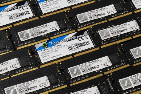 HUDIMMs Slash DDR5 Bandwidth by Half, Offering Budget Alternative to Standard RAM