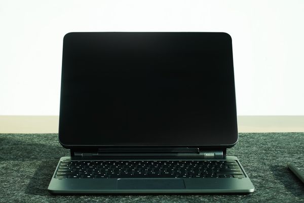 Khadas Mind Go Modular 3-in-1: A Single Device for Tablet, Laptop, and Desktop Workflows