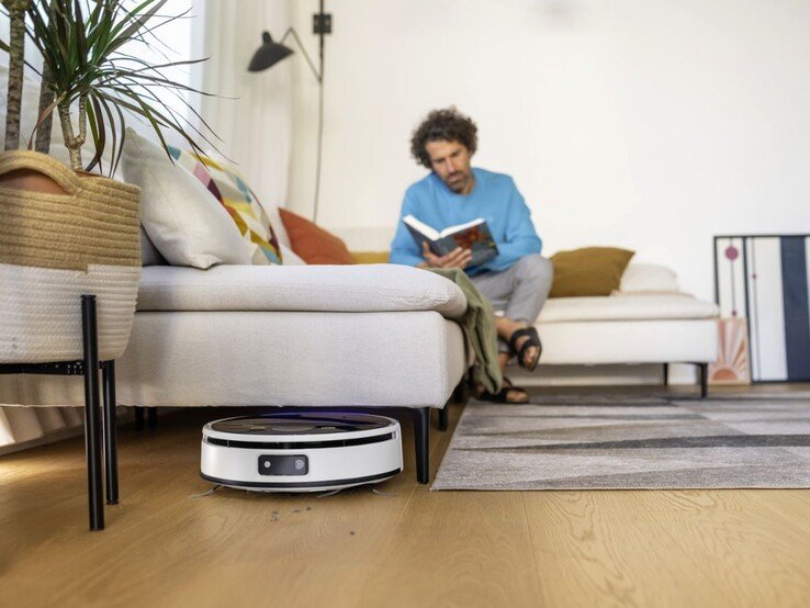 The Kärcher RVF 7 Comfort Extra robot vacuum. (Image source: Kärcher)