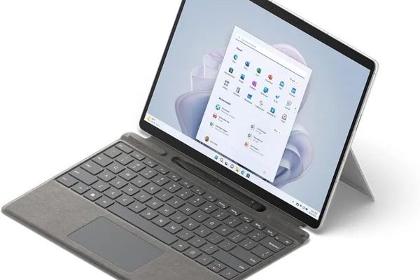 New Patches Bring Full Display Support to the Surface Pro 9 5G on Linux