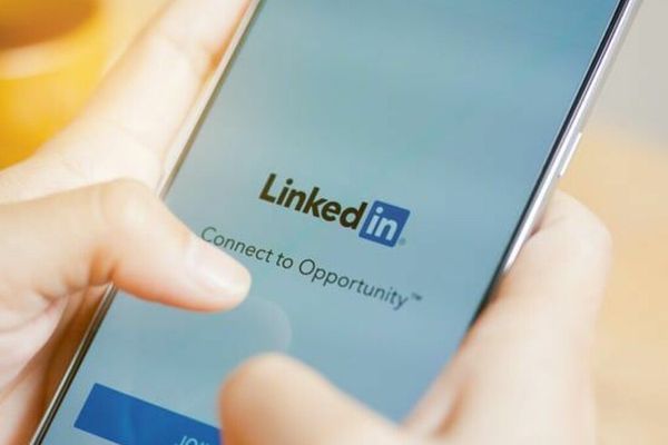 Noyb cries foul on LinkedIn withholding profile visitor data